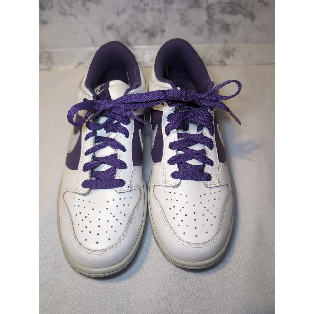 Women's Size 8 Nike Dunk Low White/Purple 2009